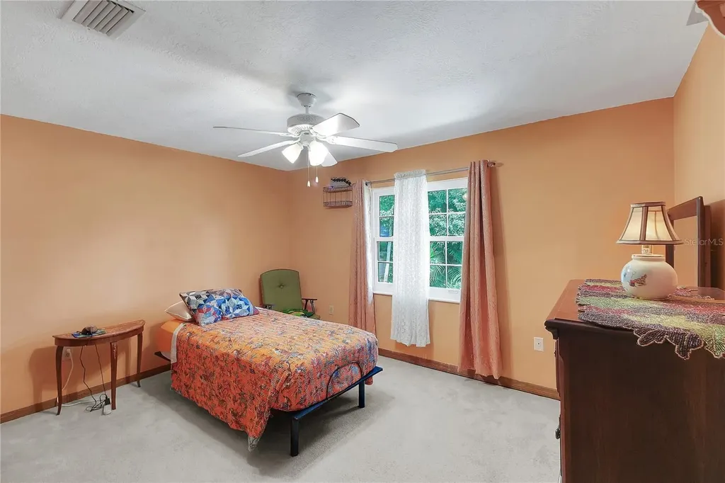 5 Magnolia Lane Yalaha FL 34797