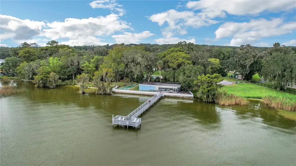 5 Magnolia Lane Yalaha FL 34797