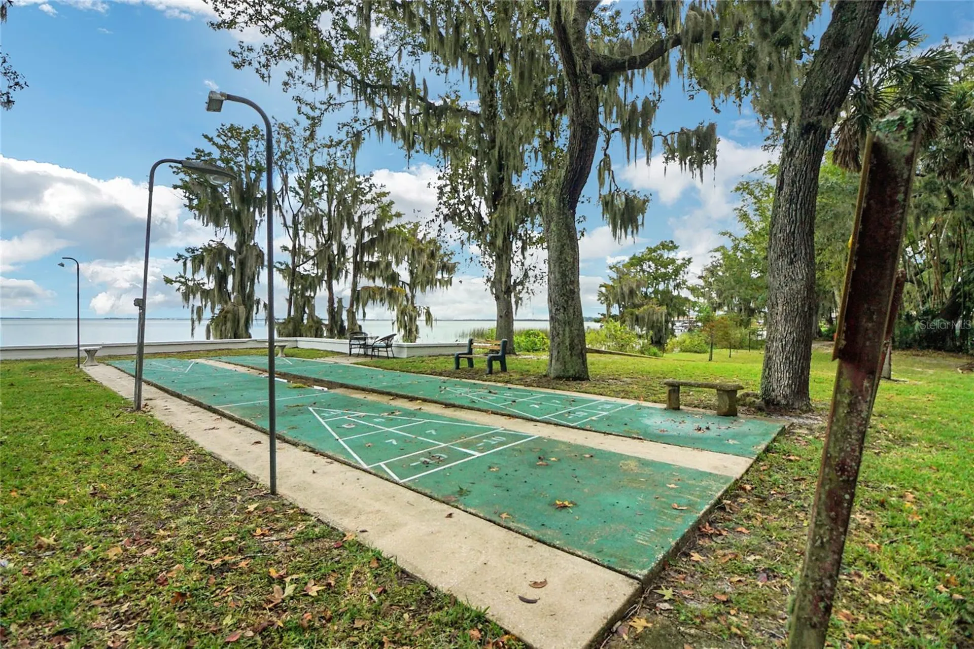 5 Magnolia Lane Yalaha FL 34797