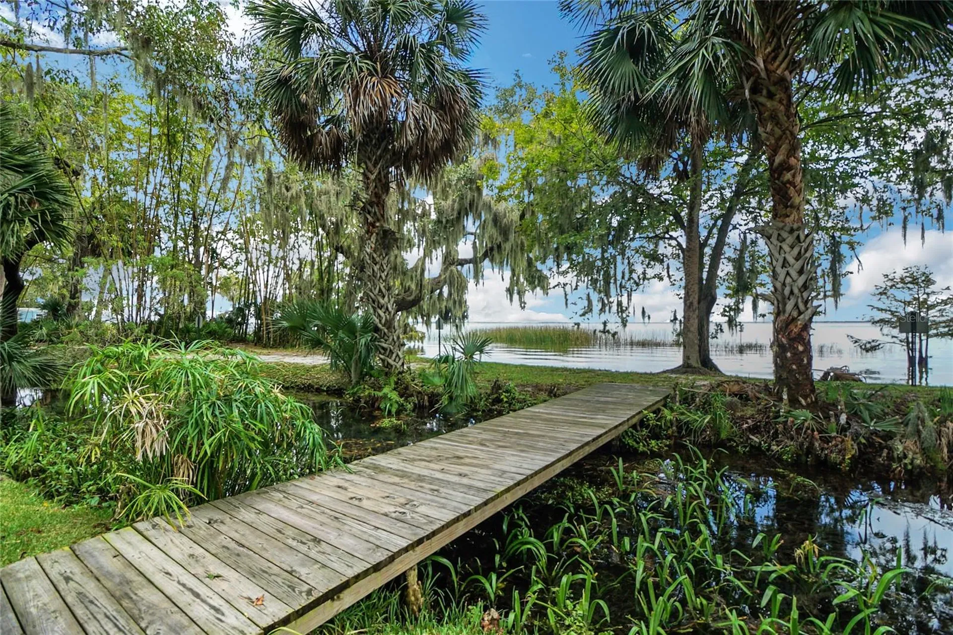 5 Magnolia Lane Yalaha FL 34797