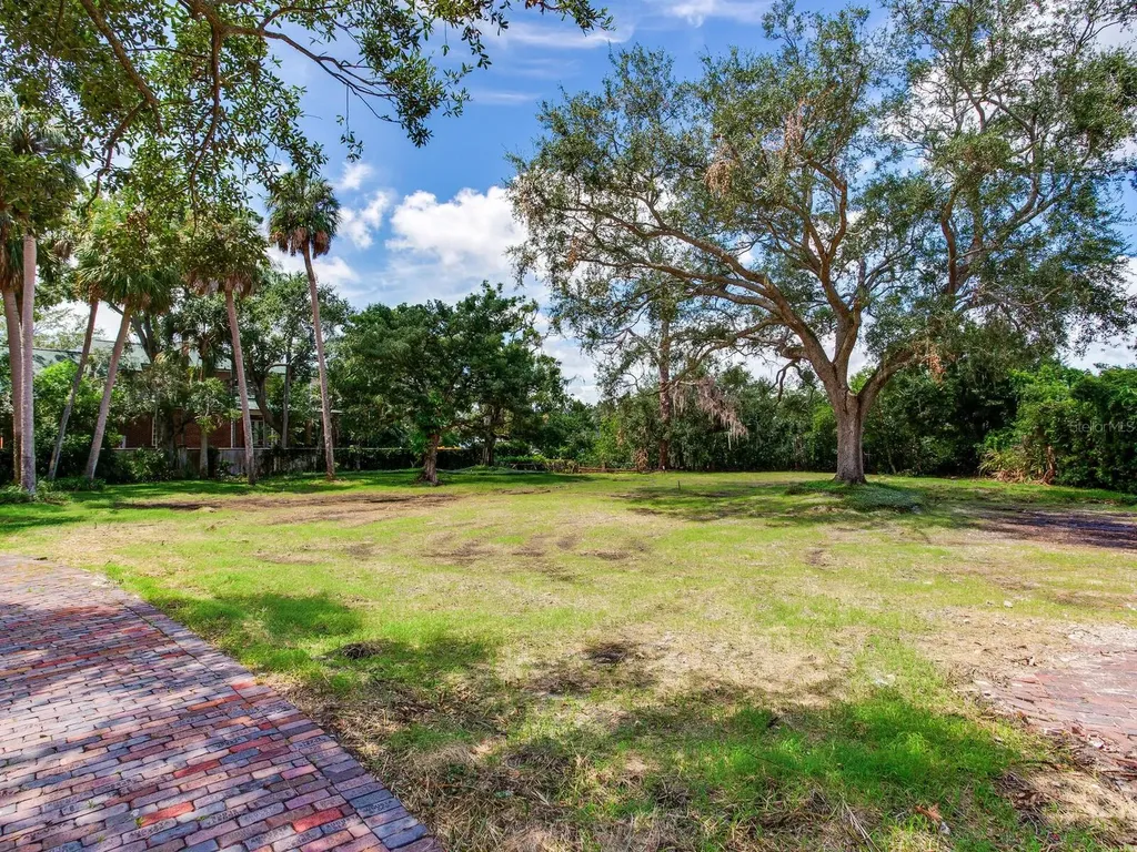 5001 S Shore Crest Circle Tampa FL 33609