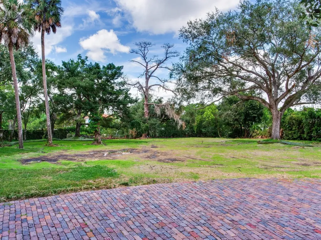 5001 S Shore Crest Circle Tampa FL 33609
