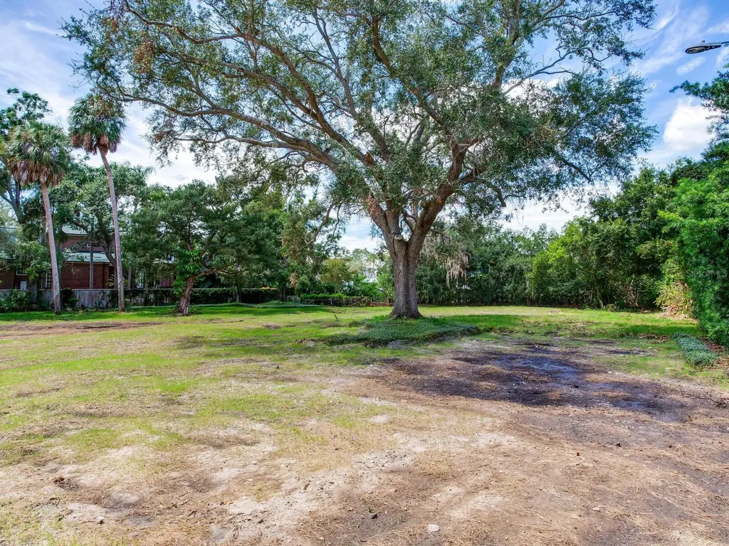 5001 S Shore Crest Circle Tampa FL 33609