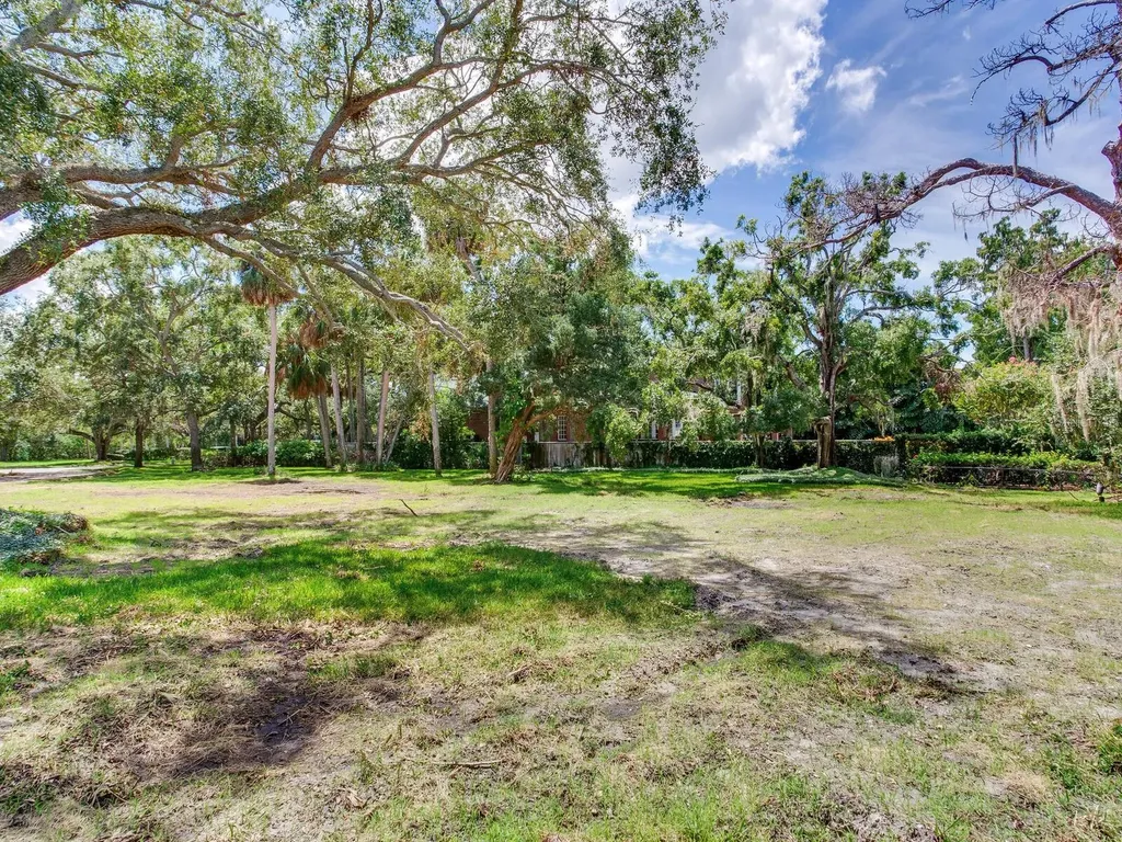 5001 S Shore Crest Circle Tampa FL 33609
