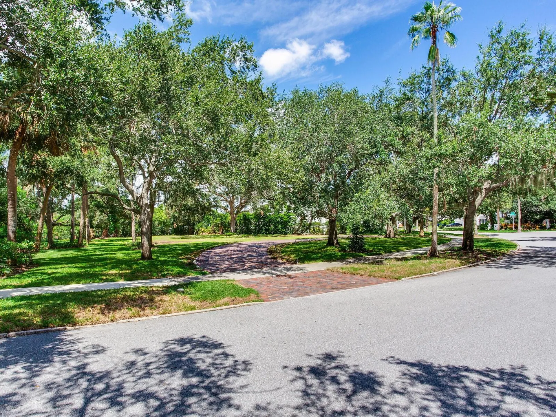 5001 S Shore Crest Circle Tampa FL 33609