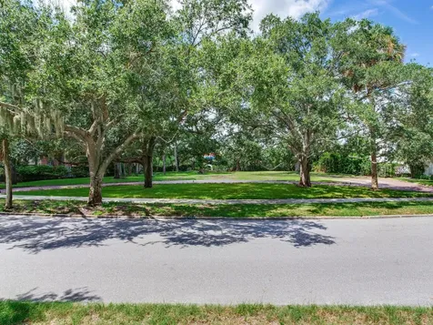 5001 S Shore Crest Circle Tampa FL 33609