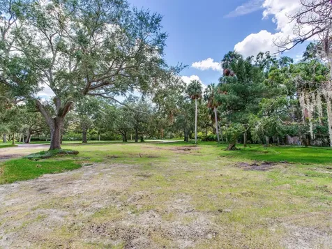 5001 S Shore Crest Circle Tampa FL 33609