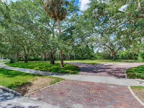 5001 S Shore Crest Circle Tampa FL 33609