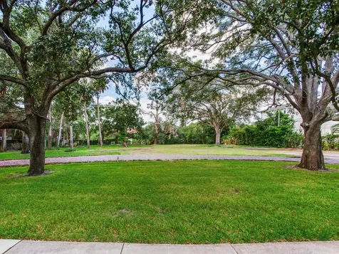 5001 S Shore Crest Circle Tampa FL 33609