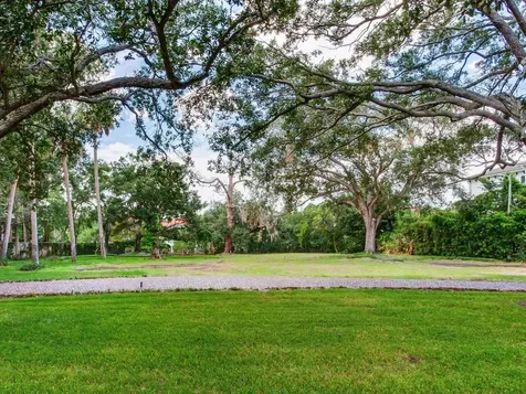 5001 S Shore Crest Circle Tampa FL 33609