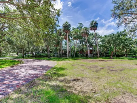 5001 S Shore Crest Circle Tampa FL 33609