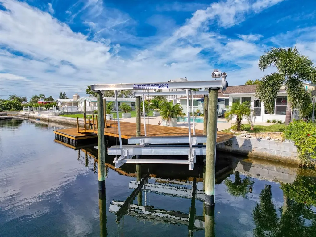 13738 Victor Avenue Hudson FL 34667