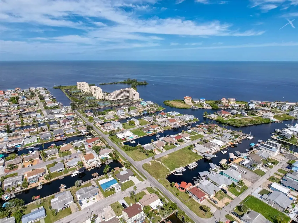 13738 Victor Avenue Hudson FL 34667