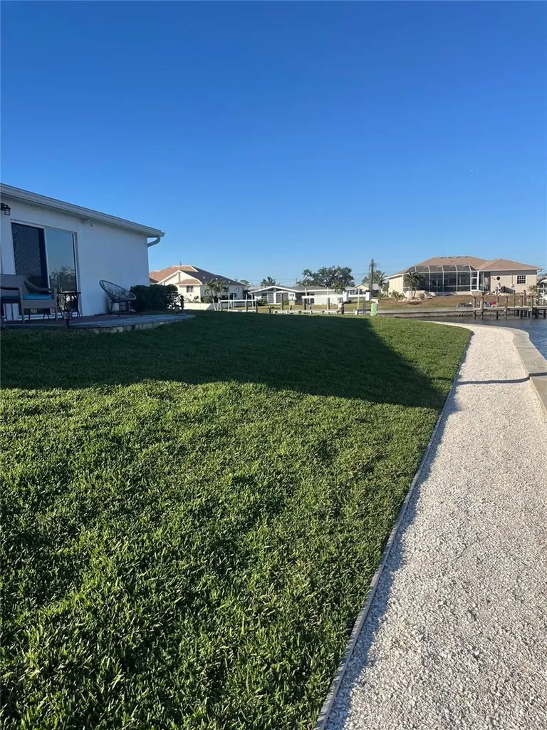 24 Oakwood Drive N Englewood FL 34223