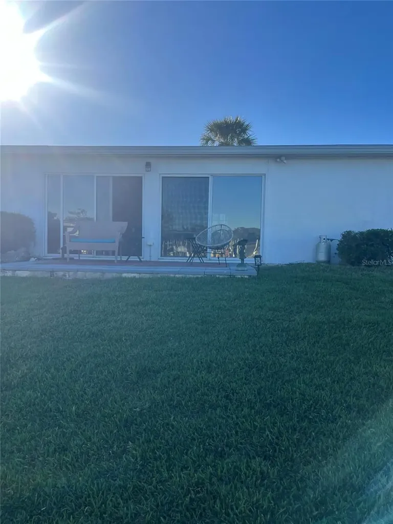 24 Oakwood Drive N Englewood FL 34223