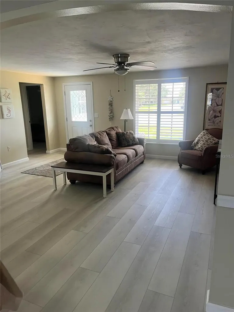 24 Oakwood Drive N Englewood FL 34223