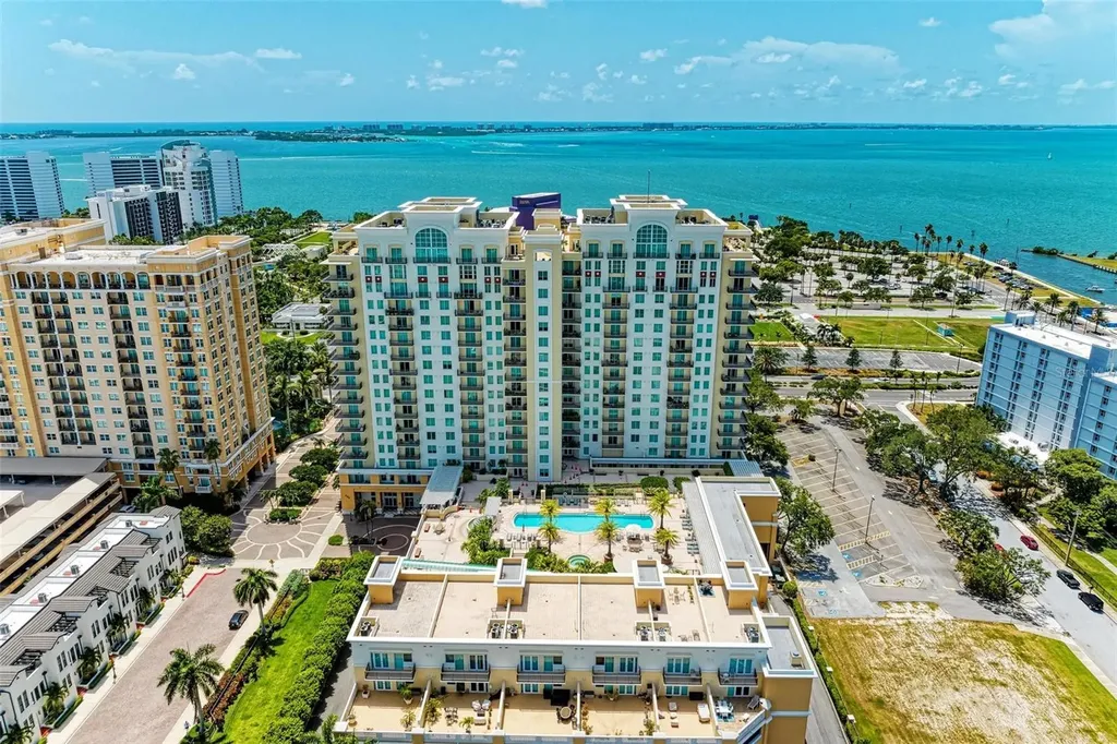 800 N Tamiami Trail Sarasota FL 34236