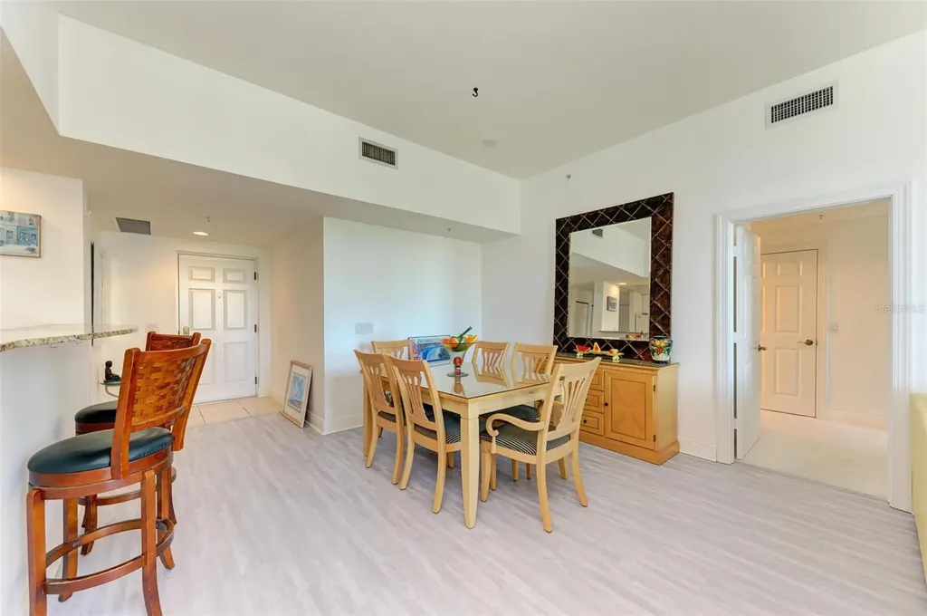 800 N Tamiami Trail Sarasota FL 34236