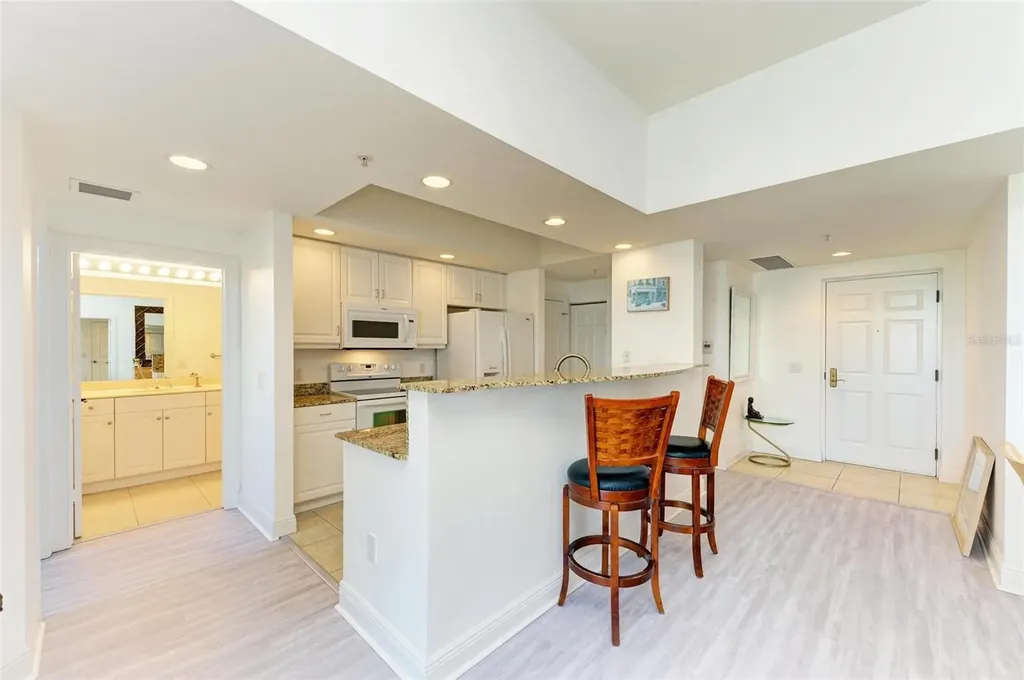 800 N Tamiami Trail Sarasota FL 34236