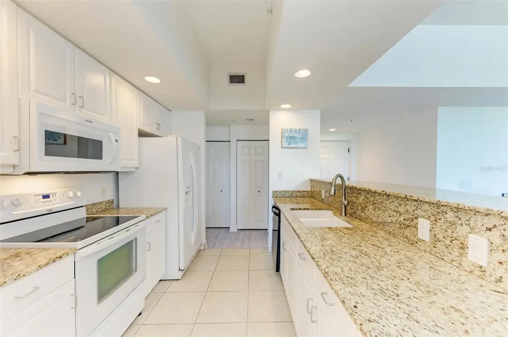 800 N Tamiami Trail Sarasota FL 34236