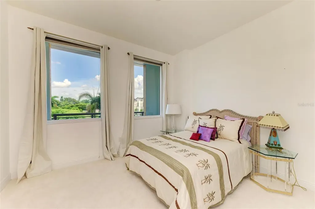 800 N Tamiami Trail Sarasota FL 34236