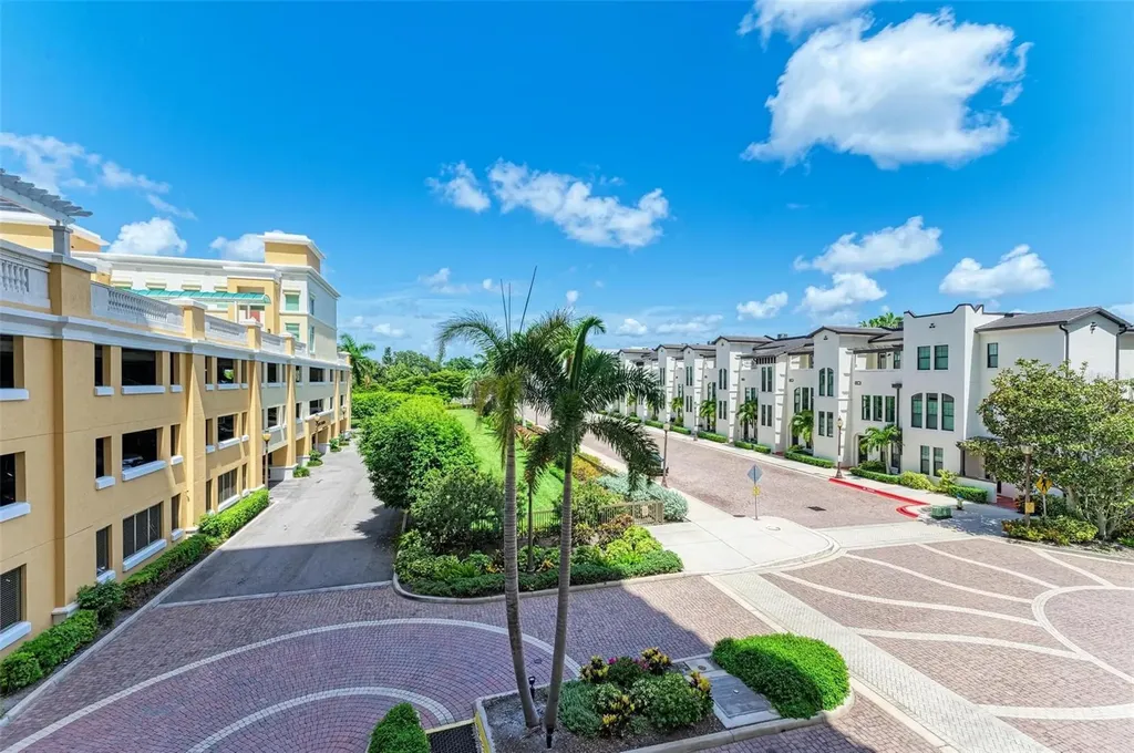 800 N Tamiami Trail Sarasota FL 34236