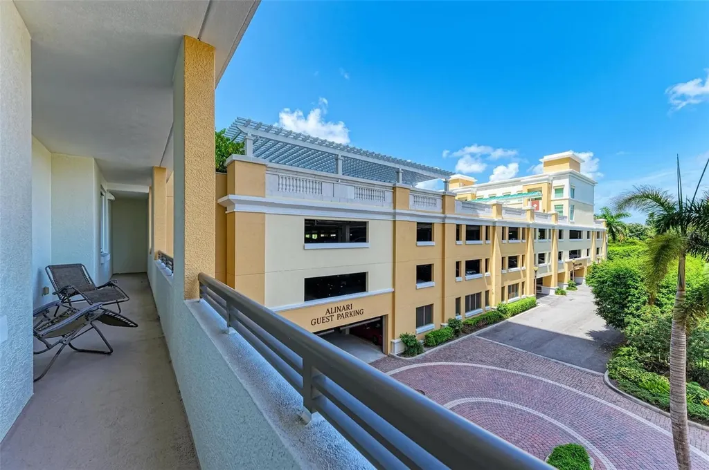 800 N Tamiami Trail Sarasota FL 34236