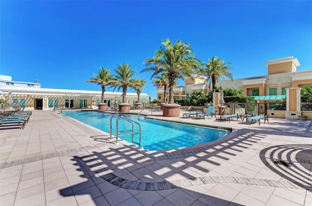 800 N Tamiami Trail Sarasota FL 34236