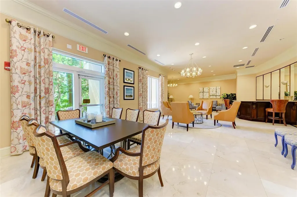 800 N Tamiami Trail Sarasota FL 34236