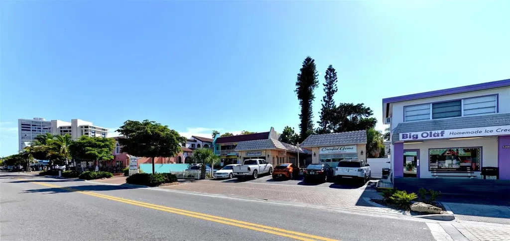 800 N Tamiami Trail Sarasota FL 34236