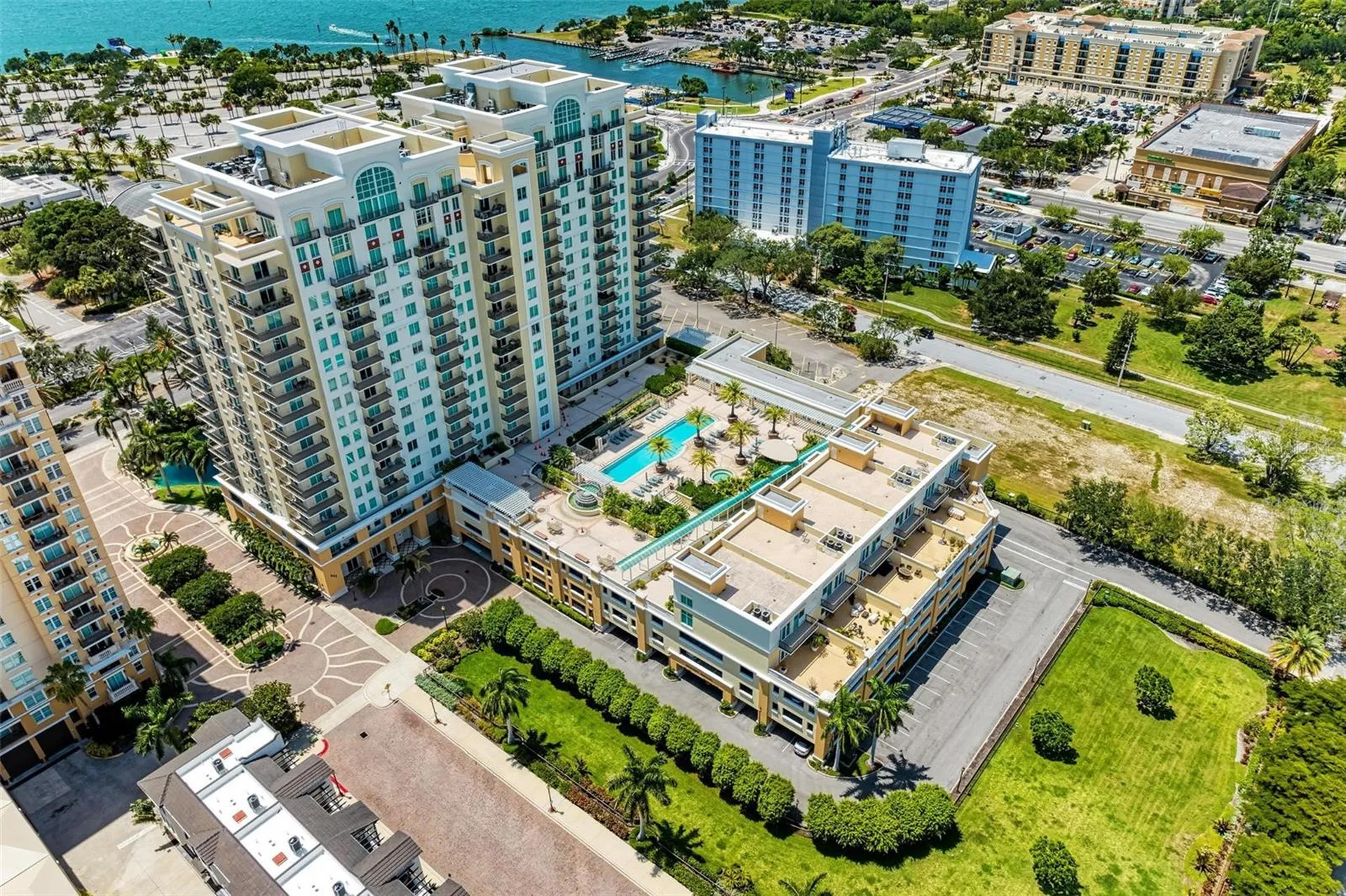 800 N Tamiami Trail Sarasota FL 34236