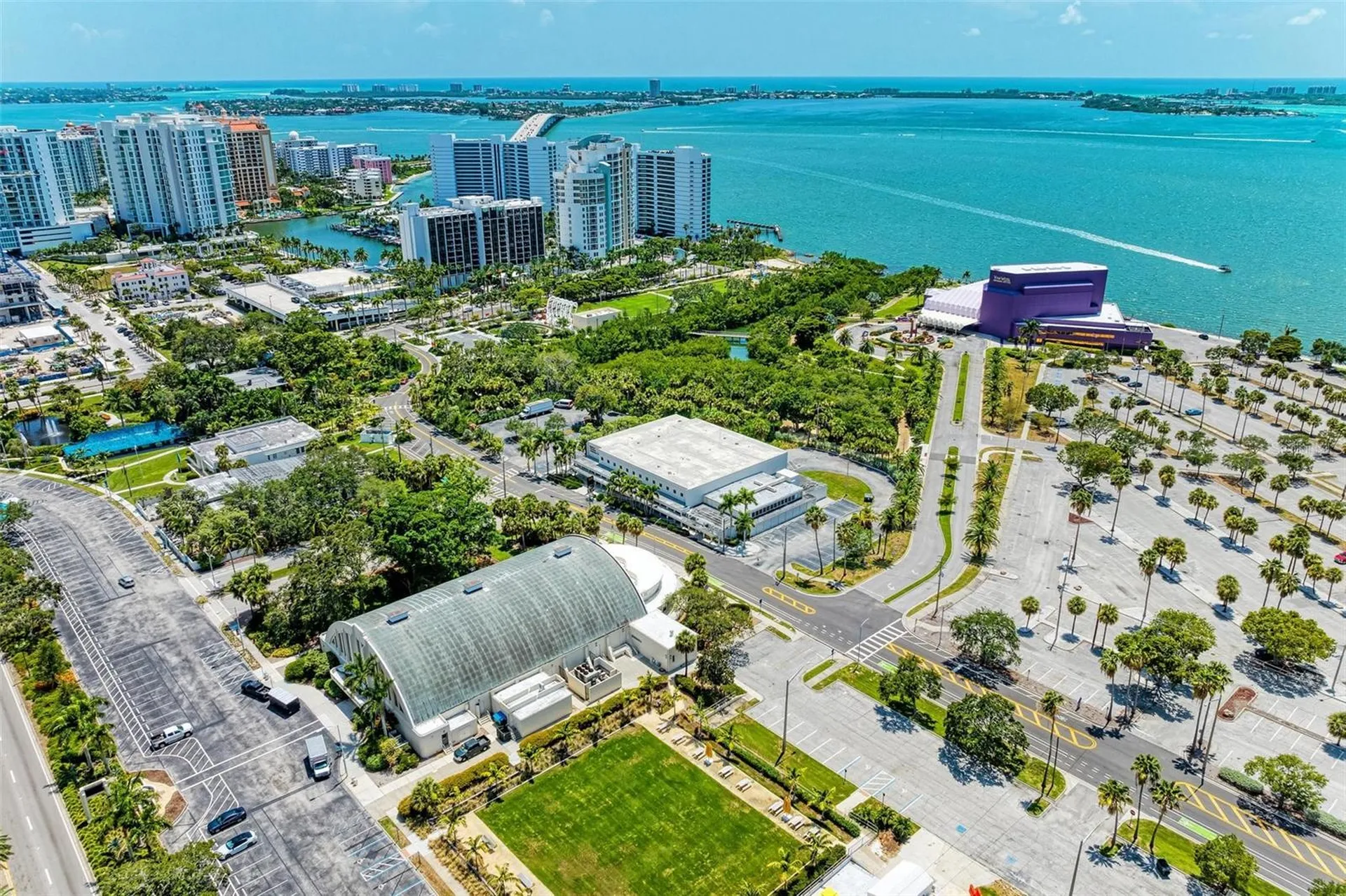 800 N Tamiami Trail Sarasota FL 34236