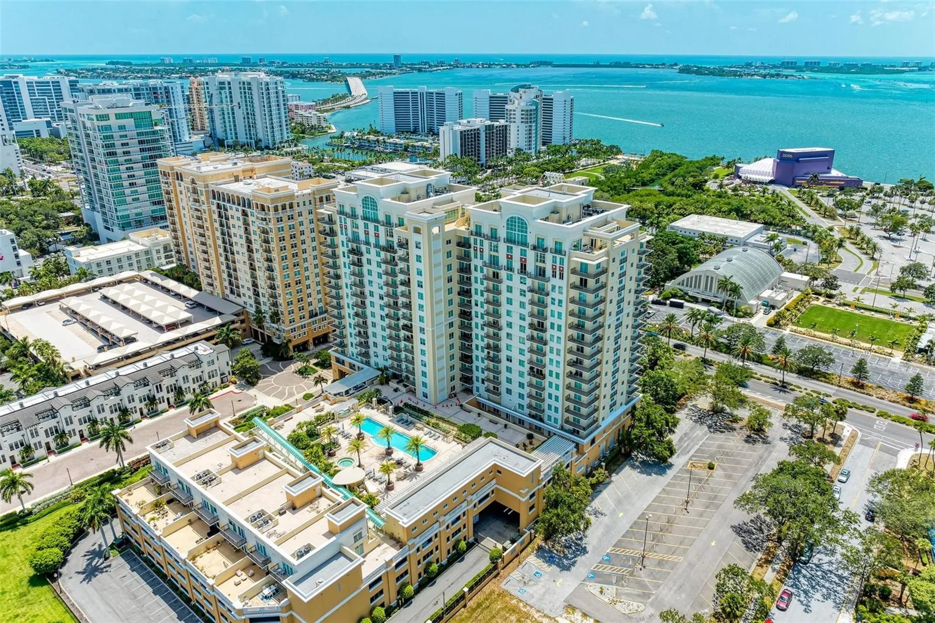 800 N Tamiami Trail Sarasota FL 34236