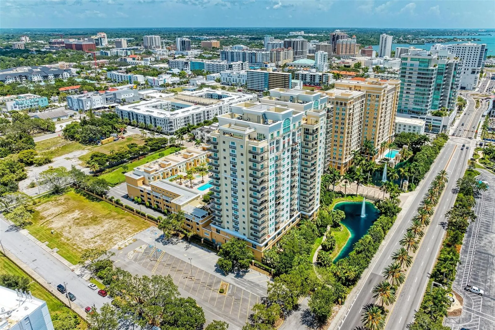 800 N Tamiami Trail Sarasota FL 34236