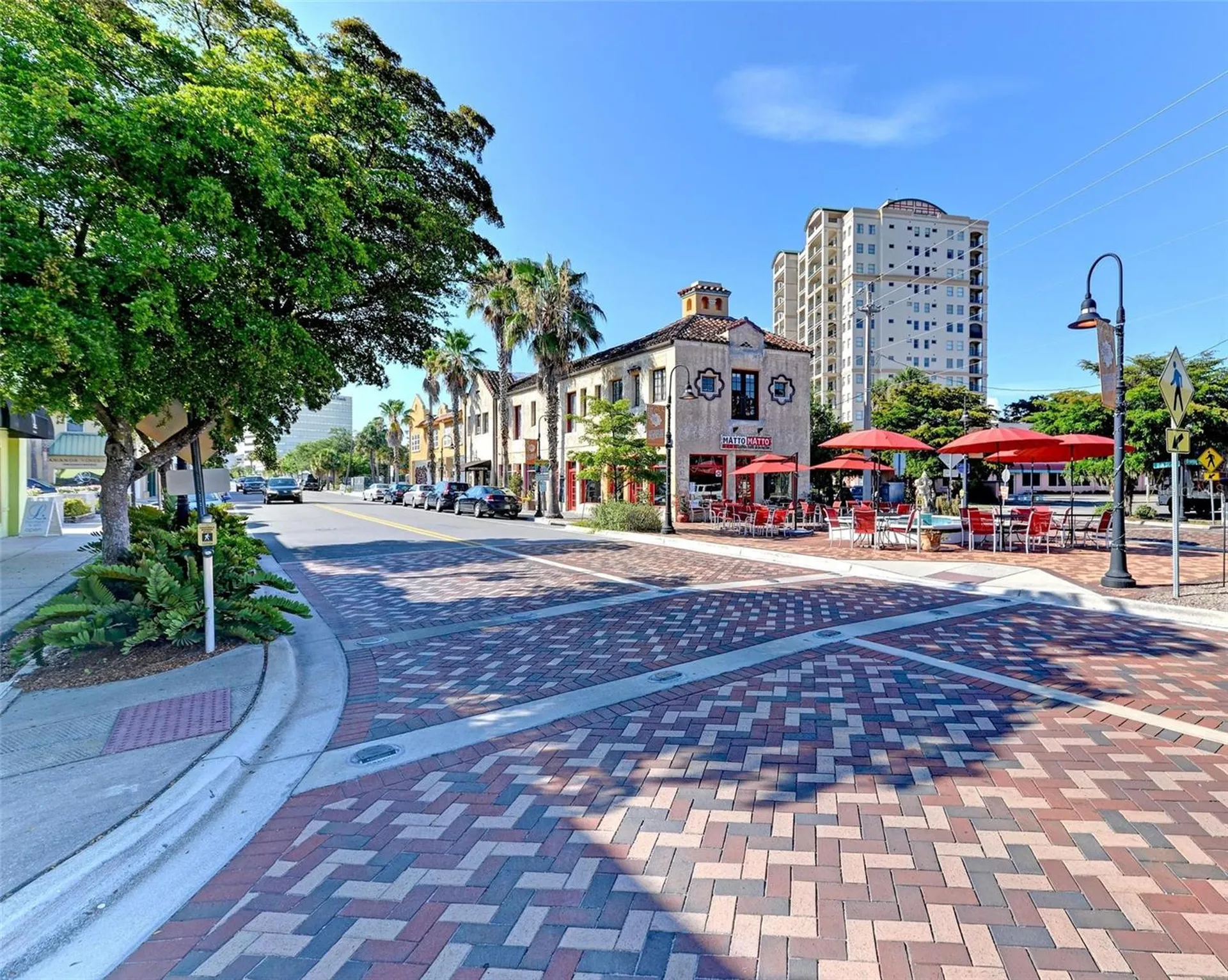 800 N Tamiami Trail Sarasota FL 34236