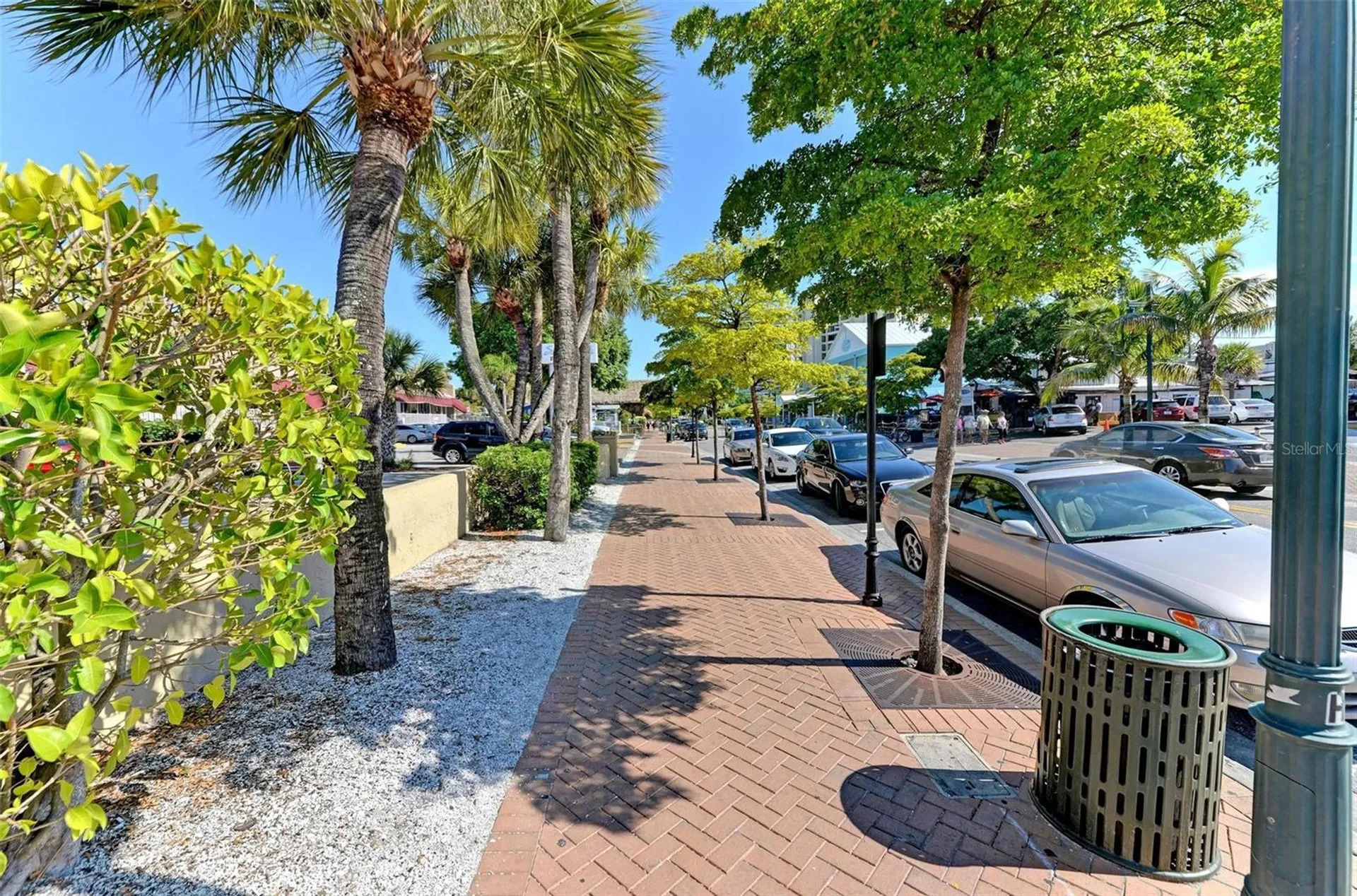 800 N Tamiami Trail Sarasota FL 34236