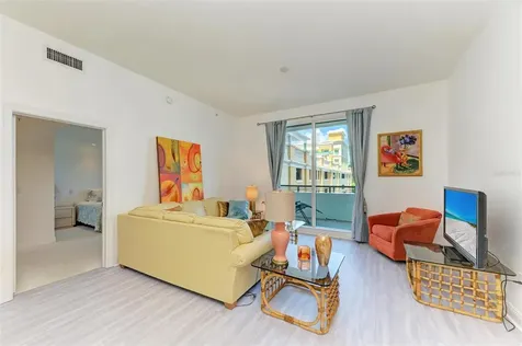 800 N Tamiami Trail Sarasota FL 34236