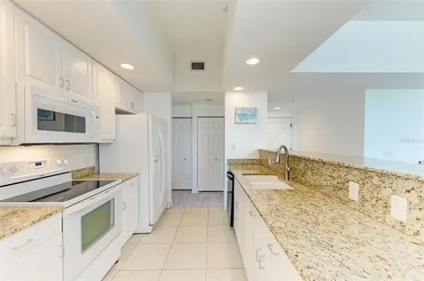800 N Tamiami Trail Sarasota FL 34236