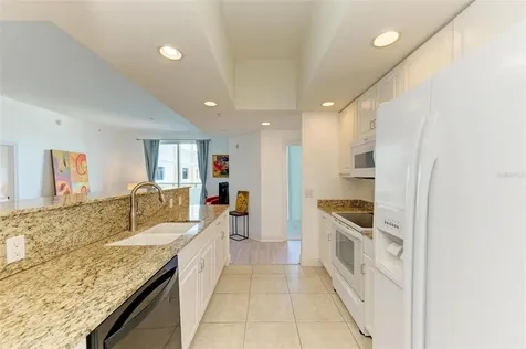 800 N Tamiami Trail Sarasota FL 34236