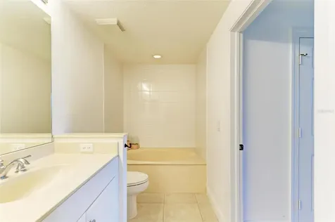 800 N Tamiami Trail Sarasota FL 34236