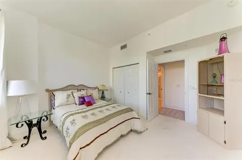 800 N Tamiami Trail Sarasota FL 34236