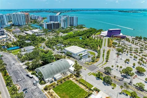 800 N Tamiami Trail Sarasota FL 34236