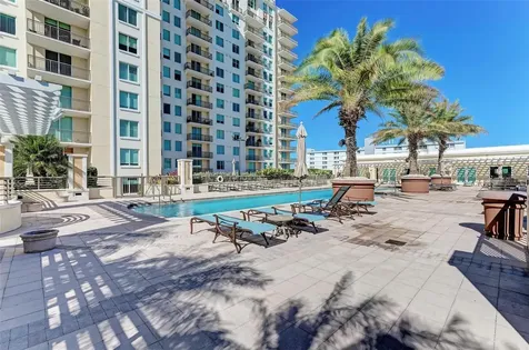 800 N Tamiami Trail Sarasota FL 34236