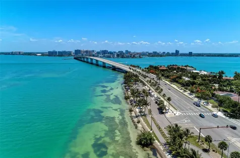 800 N Tamiami Trail Sarasota FL 34236