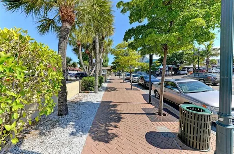 800 N Tamiami Trail Sarasota FL 34236