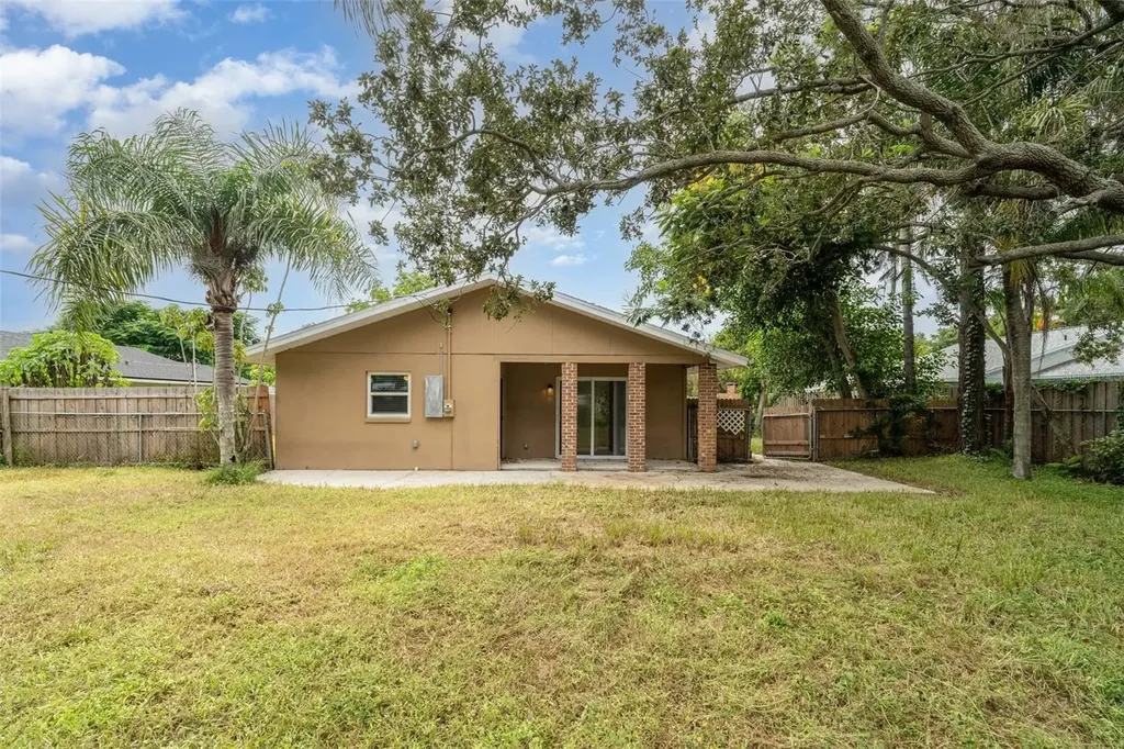 711 64th Avenue Drive E Bradenton FL 34203