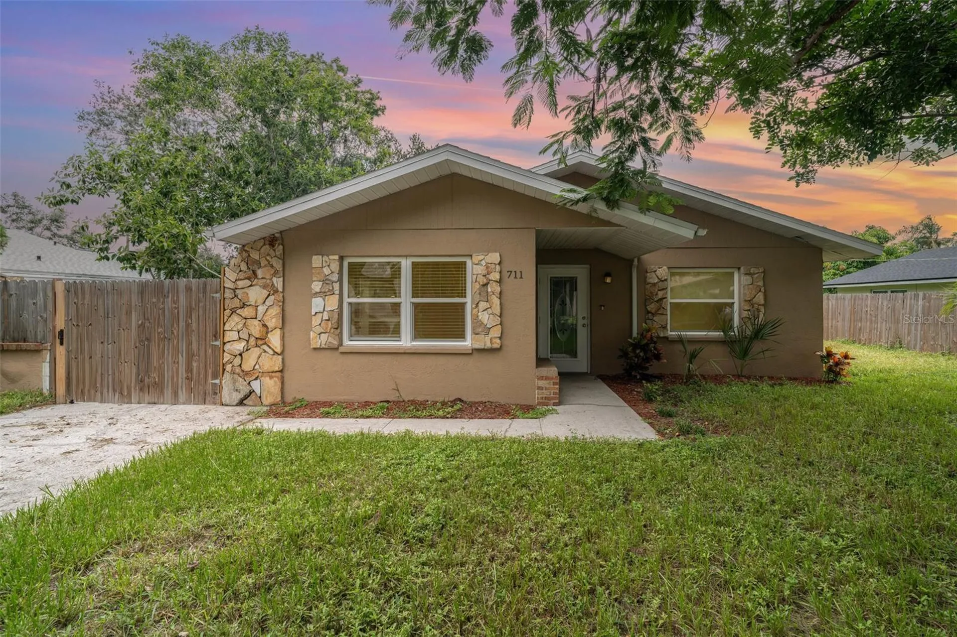 711 64th Avenue Drive E Bradenton FL 34203