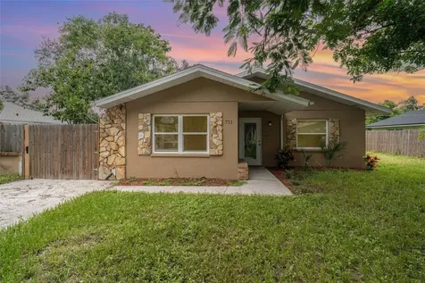 711 64th Avenue Drive E Bradenton FL 34203
