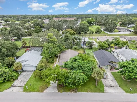 711 64th Avenue Drive E Bradenton FL 34203