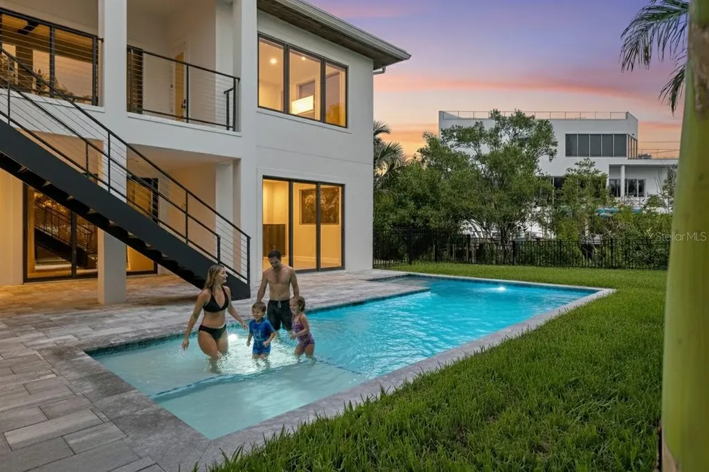 226 Garden Lane Sarasota FL 34242